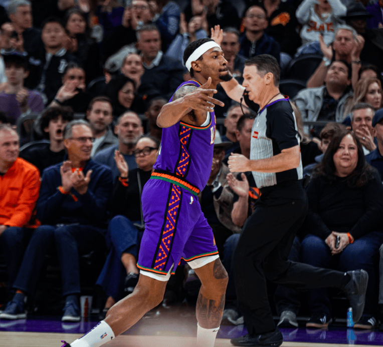 PG中国官网-黄蜂绝地反击墨西哥男篮，布克惊艳世界的简单介绍