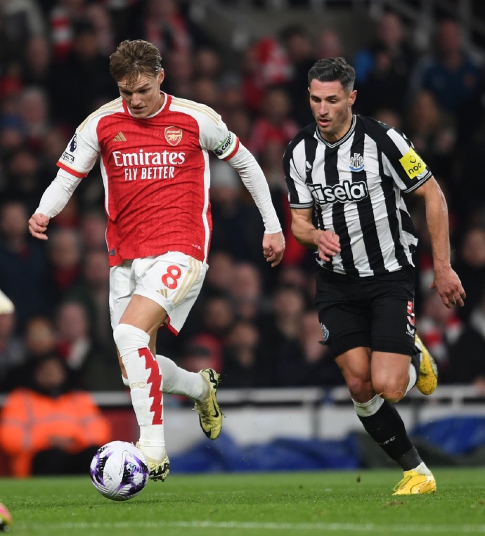 巴萨鏖战阿森纳，门迪状态火热