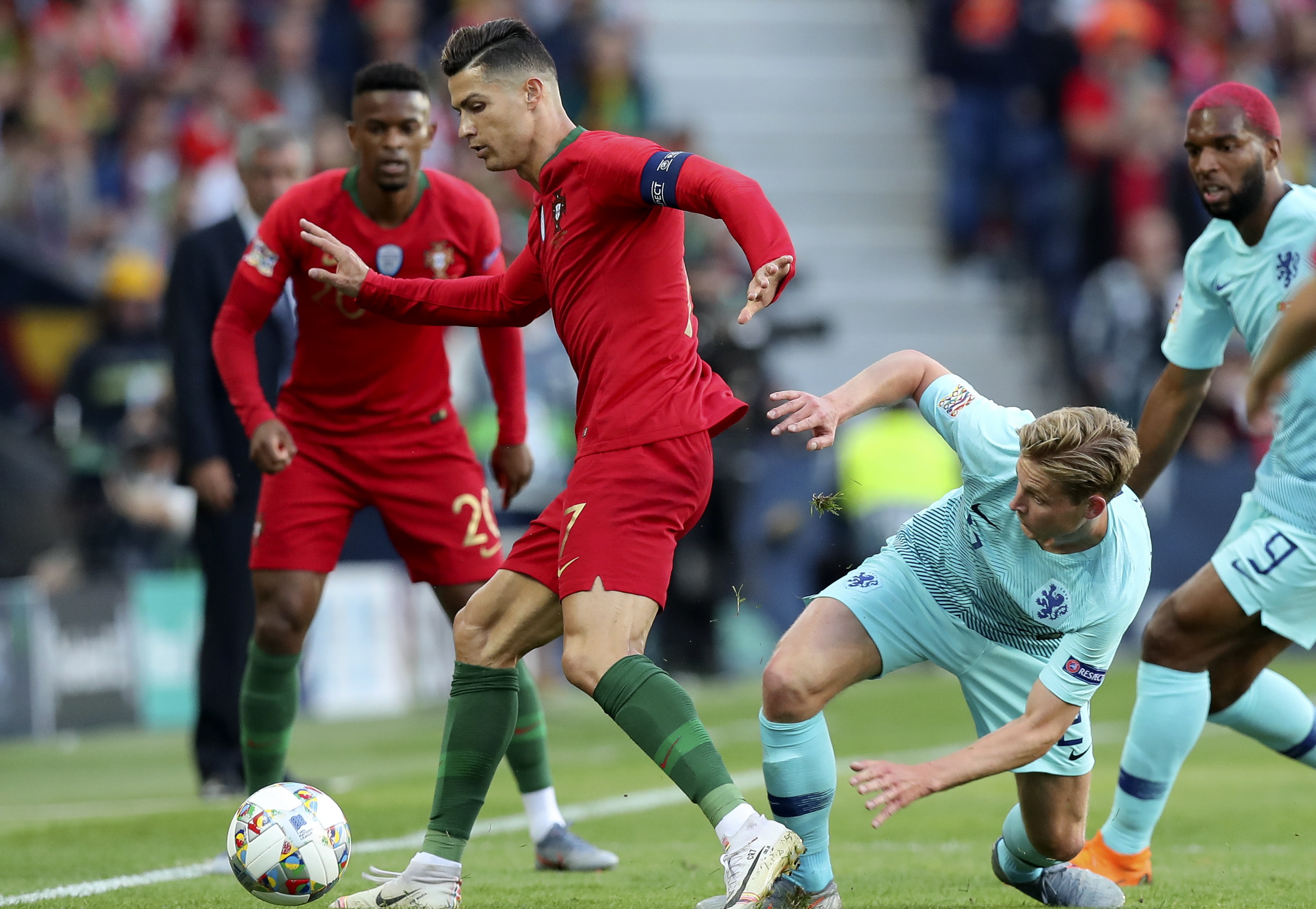 葡萄牙国家队在欧预赛比赛中夺冠