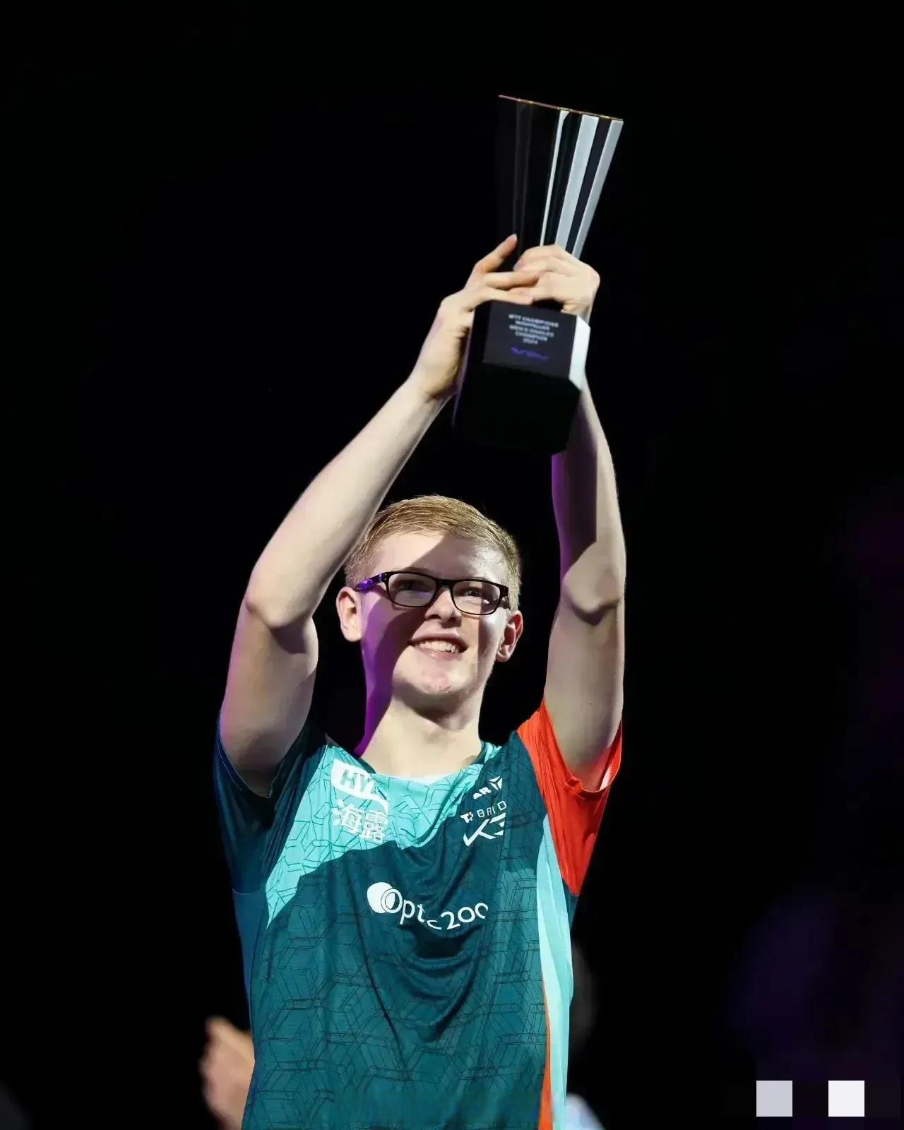 PG电子官网入口-法国击剑队赢得男团冠军，队员斩获亮眼战绩