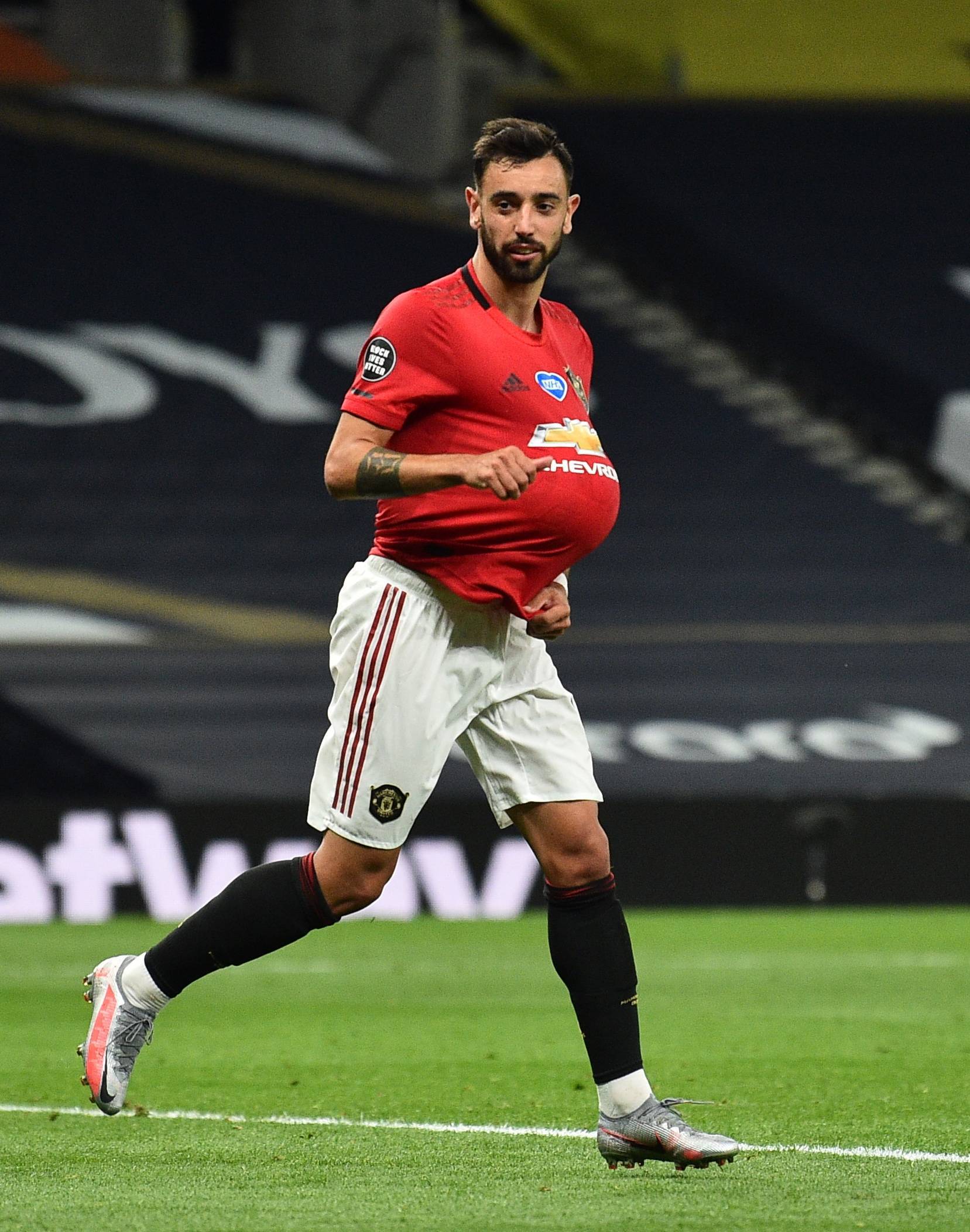 热刺客场取胜，继续保持不败纪录