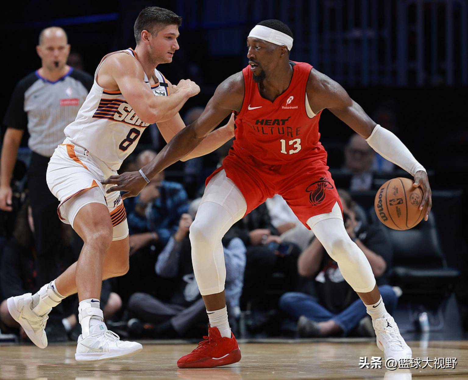 华勒贝伦中场策应出色，创造多次进攻机会