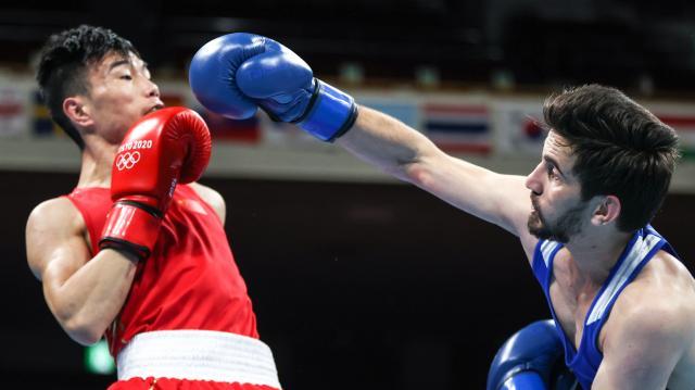 葡萄牙选手在拳击赛场赢得掌声 葡萄牙选手在拳击赛场赢得掌声