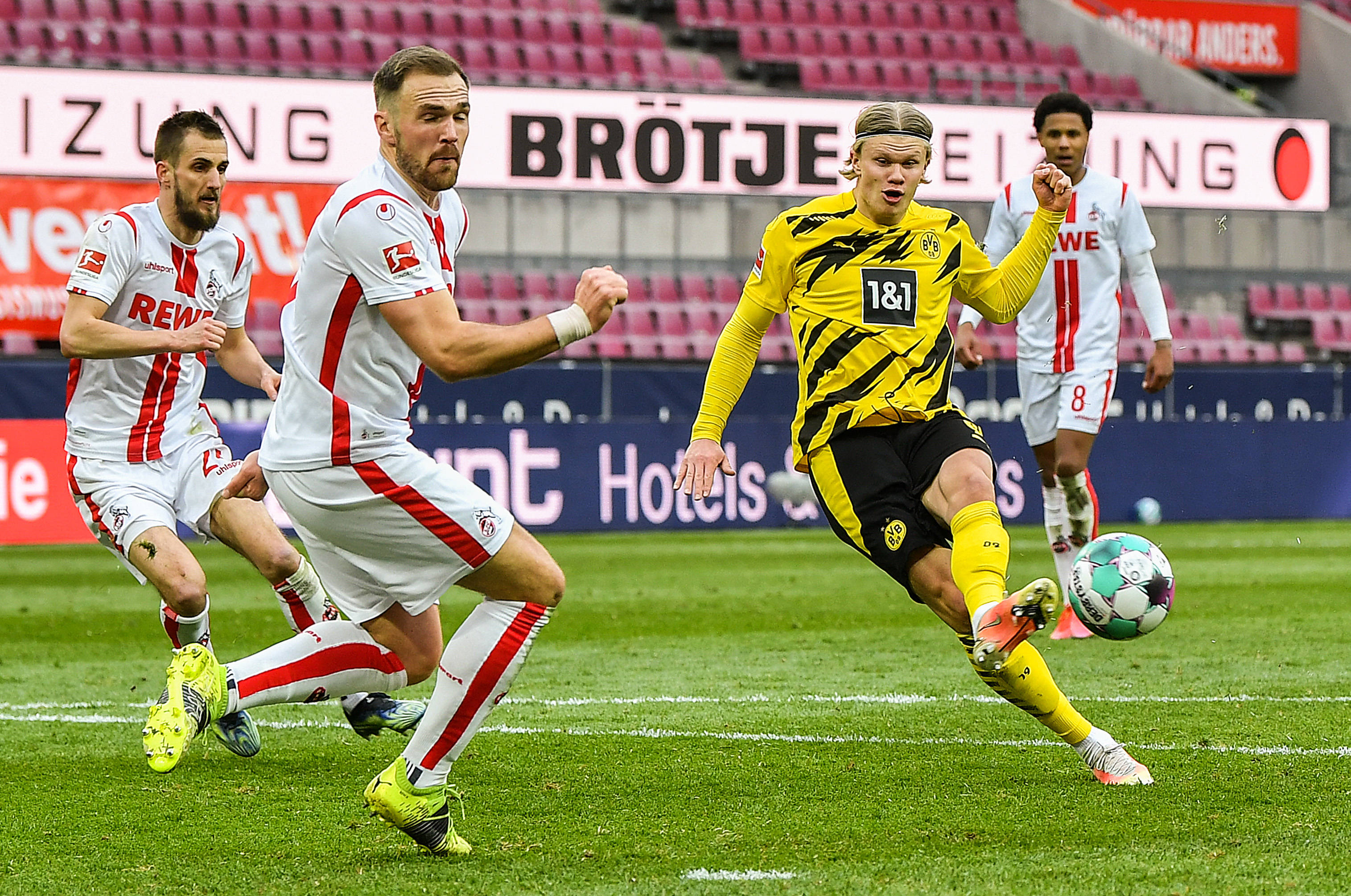 哥伦比亚鏖战多特蒙德，埃尔林三分雨点燃全场的简单介绍