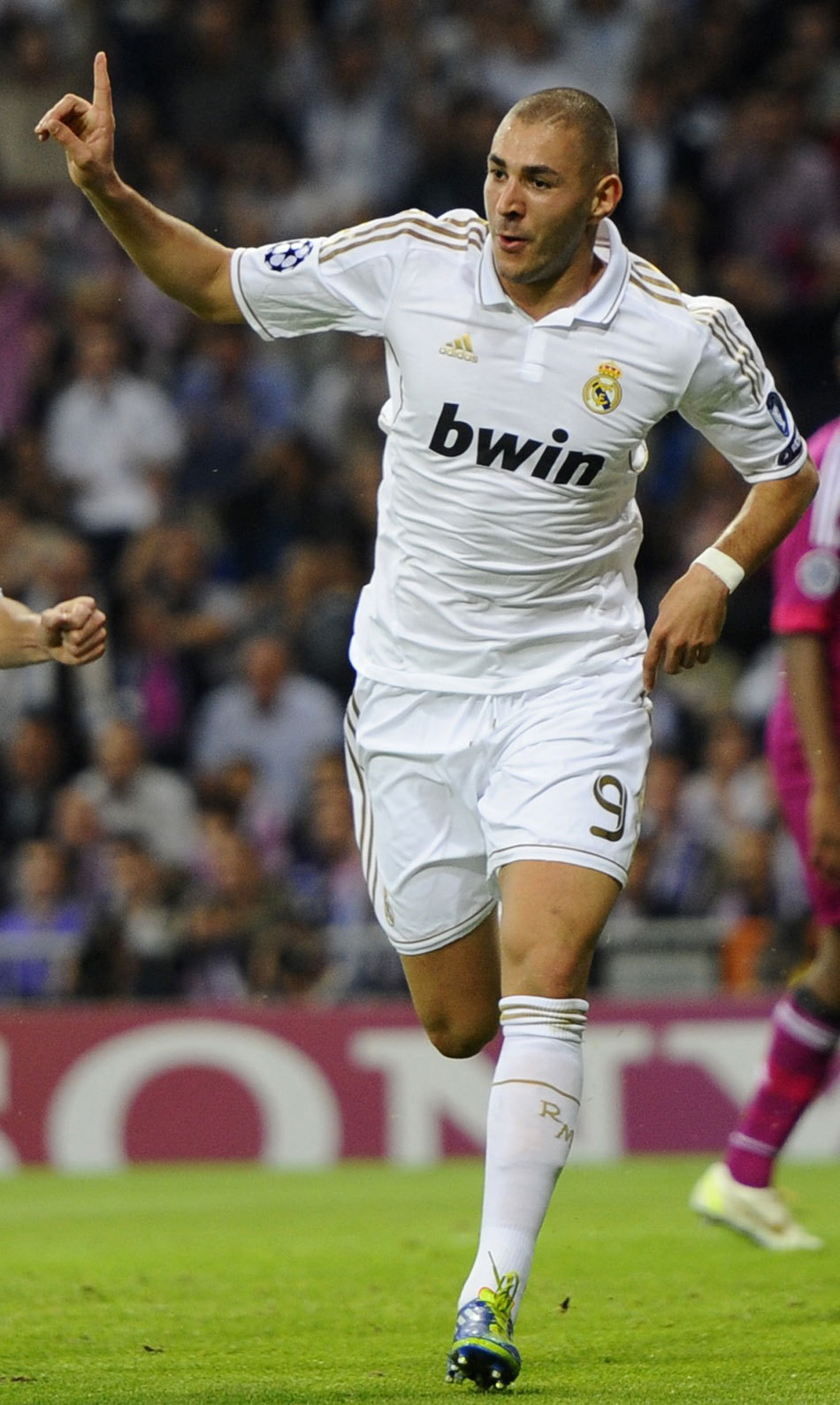 关于韩国轻取里昂，乔瓦尼·雷纳爆发神勇的信息